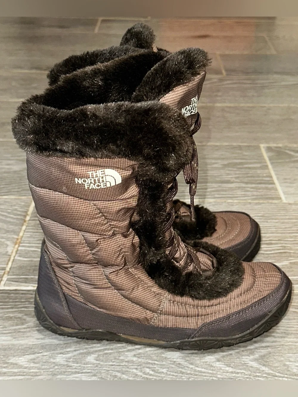 The North Face Women’s 7 Nuptse Goosedown Fur Snow Boots Brown Mid Calf Lace Up